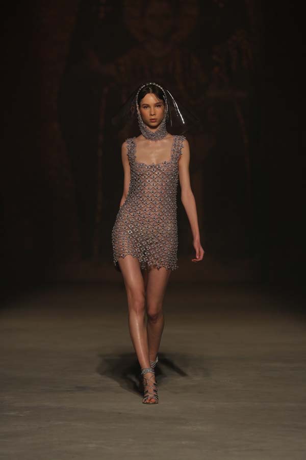 Özgür Masur defilesine yoğun ilgi