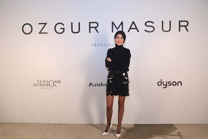 Özgür Masur defilesine yoğun ilgi