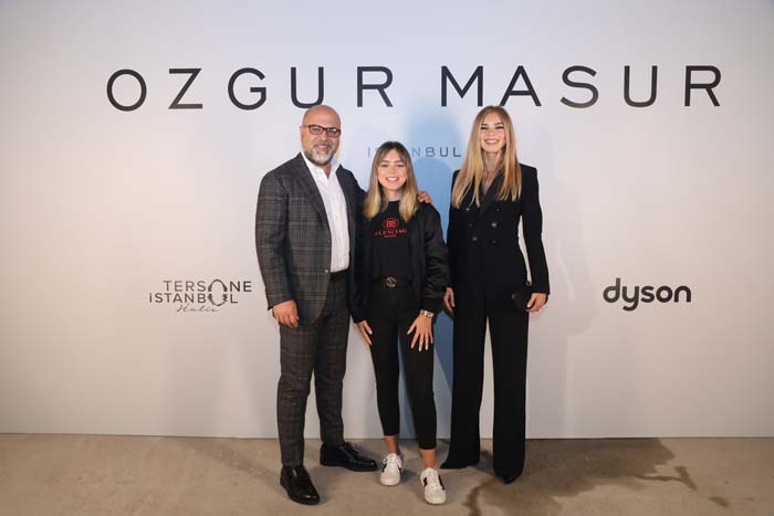 Özgür Masur defilesine yoğun ilgi