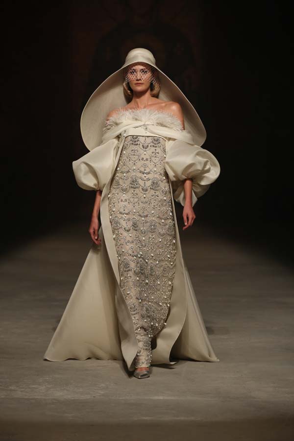 Özgür Masur defilesine yoğun ilgi