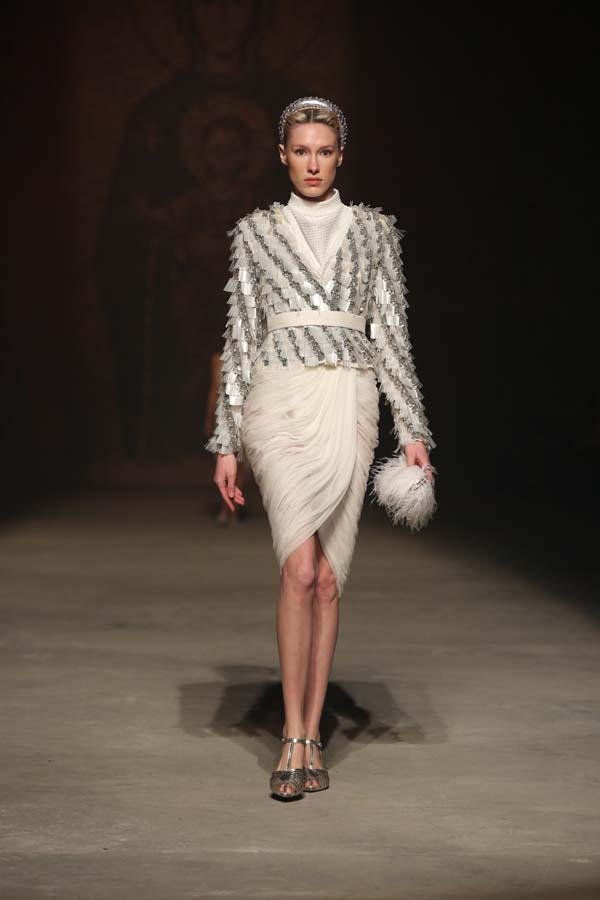 Özgür Masur defilesine yoğun ilgi