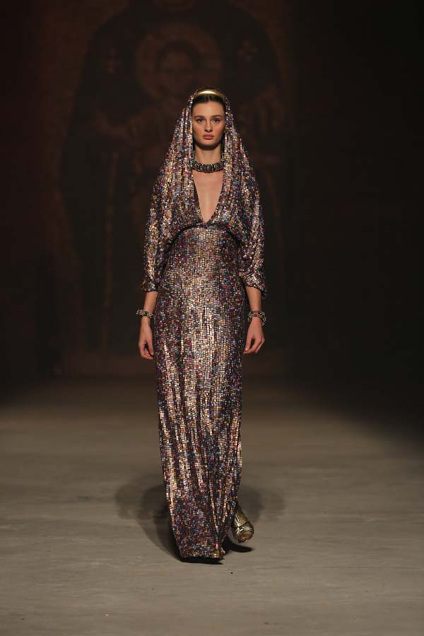 Özgür Masur defilesine yoğun ilgi