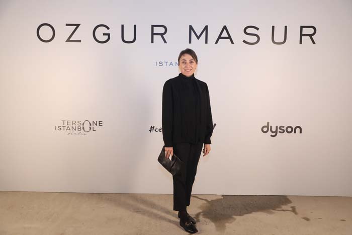 Özgür Masur defilesine yoğun ilgi