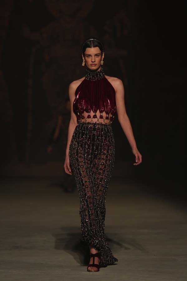 Özgür Masur defilesine yoğun ilgi