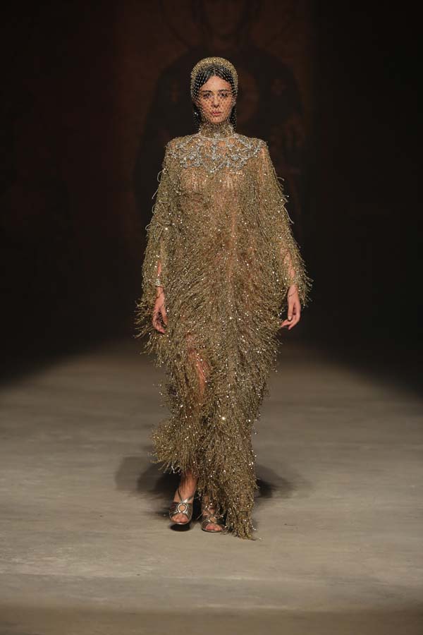 Özgür Masur defilesine yoğun ilgi