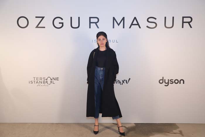Özgür Masur defilesine yoğun ilgi