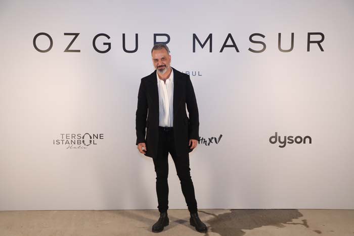 Özgür Masur defilesine yoğun ilgi
