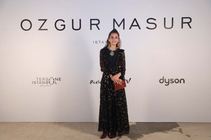 Özgür Masur defilesine yoğun ilgi