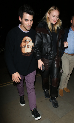 Güzel oyuncu Sophie Turner hamile mi?