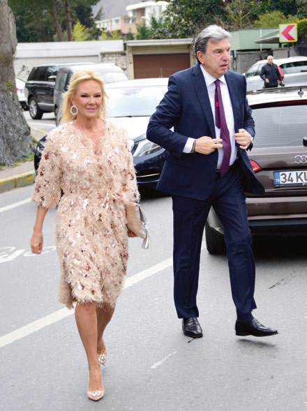 Babaevinde nikah anne evinde kutlama