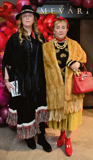 Sevgiler Günü davetinde buluştular