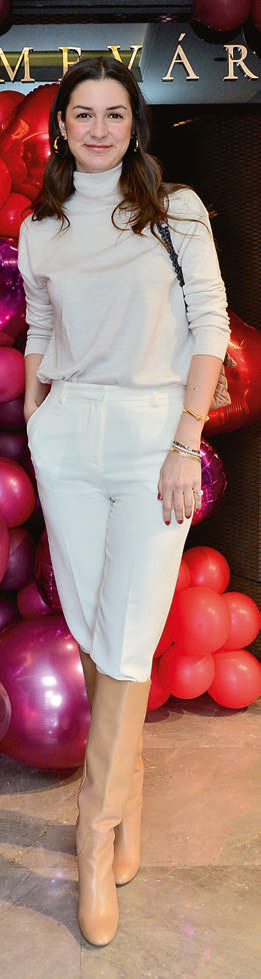 Sevgiler Günü davetinde buluştular