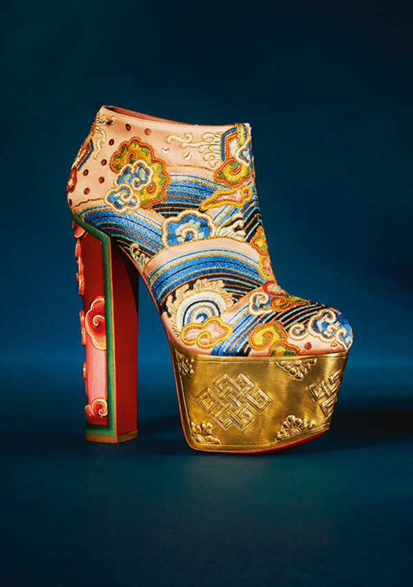 Yüksek topuklularla sanat