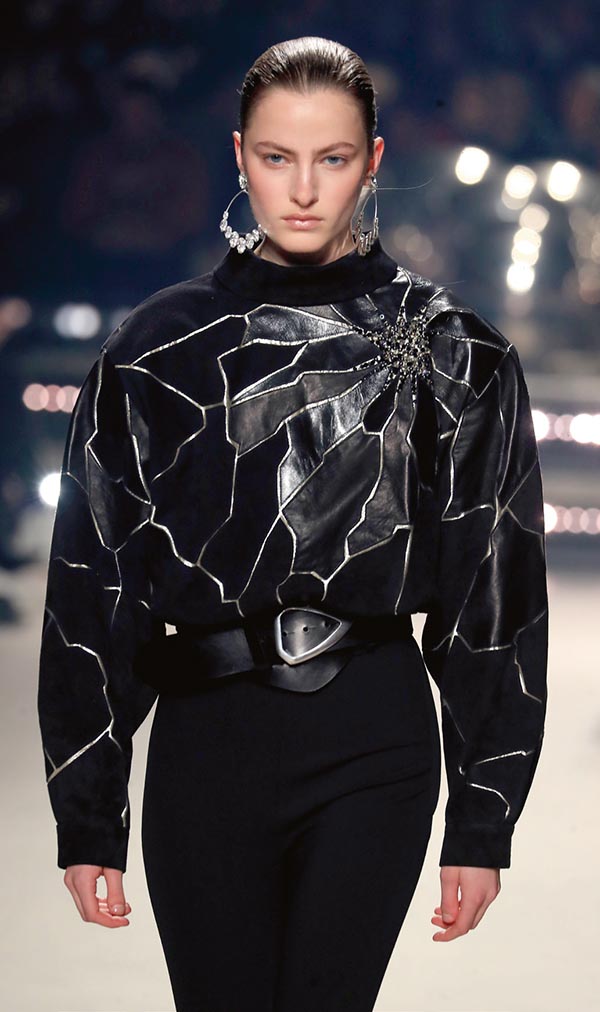 ‘Güçlü kadınlar’ Paris’i sardı