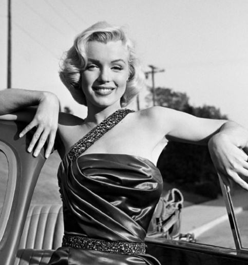 Marilyn Monroe'nun görülmemiş fotoğrafları açık artırmayla satıldı