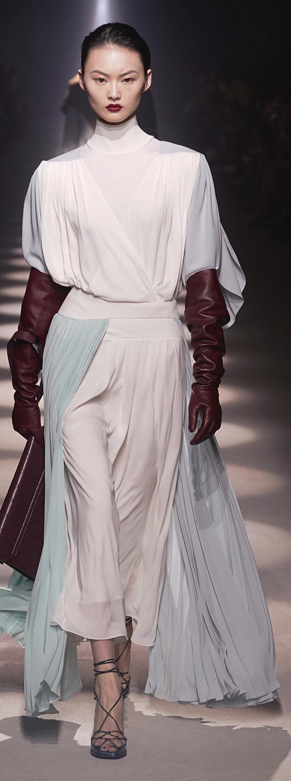 ‘Güçlü kadınlar’ Paris’i sardı