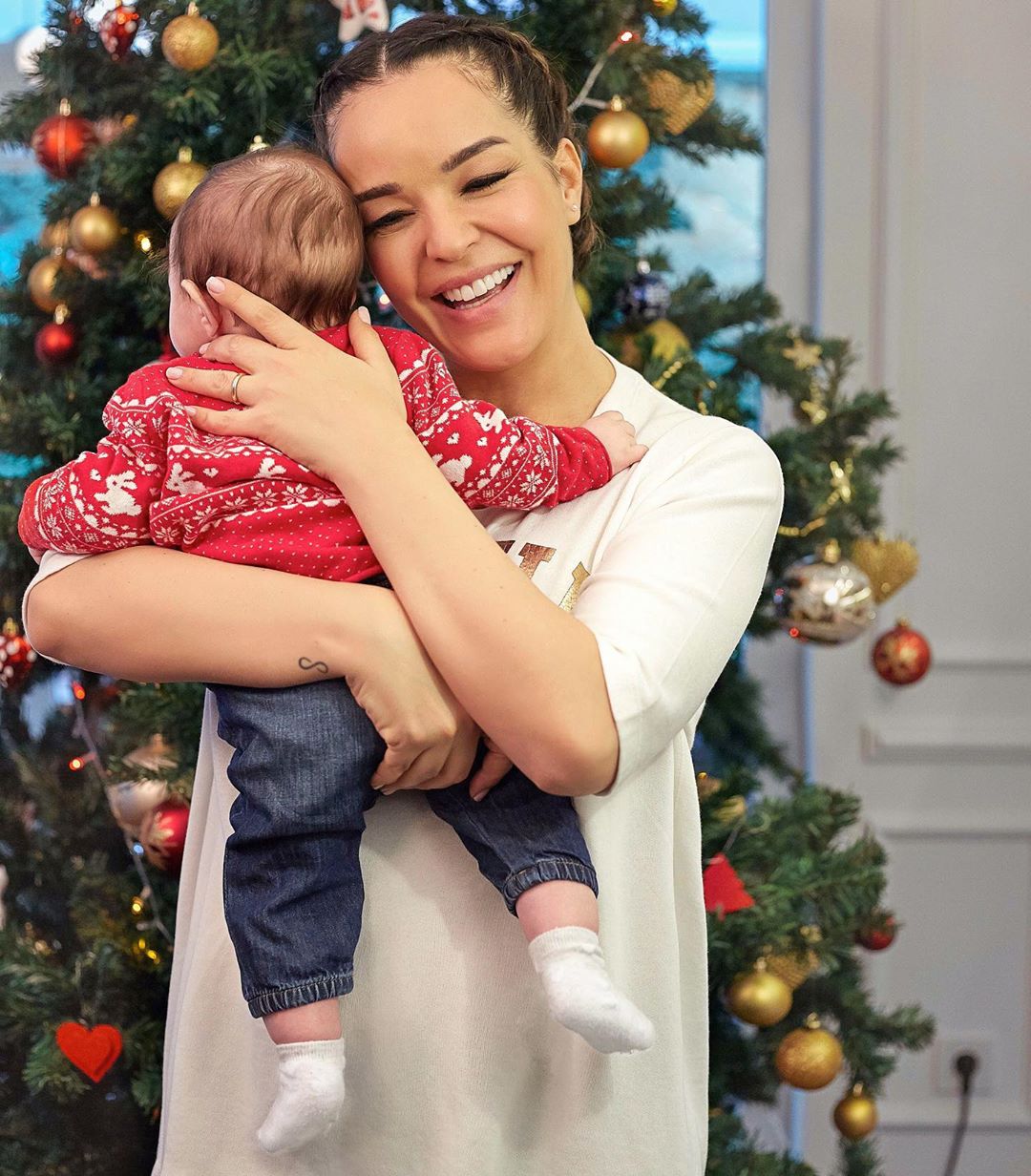 Bengü: “Şimdi evdeyiz; hepsi geçecek”