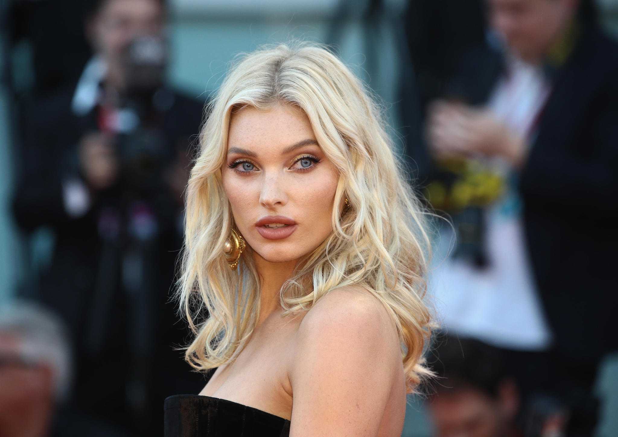 Victoria's Secret'ın gözde meleği Elsa Hosk hamile