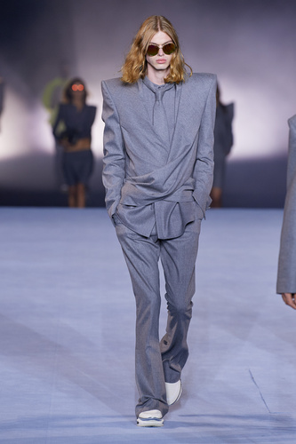 Balmain 2021 İlkbahar/Yaz defilesi