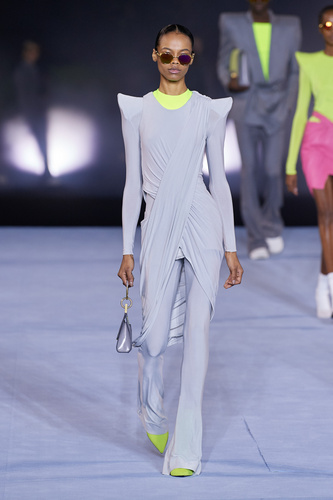 Balmain 2021 İlkbahar/Yaz defilesi