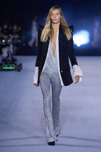 Balmain 2021 İlkbahar/Yaz defilesi