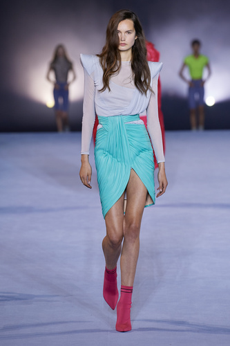 Balmain 2021 İlkbahar/Yaz defilesi