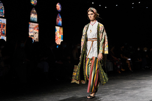 Christian Dior 2021 İlkbahar/Yaz koleksiyonu