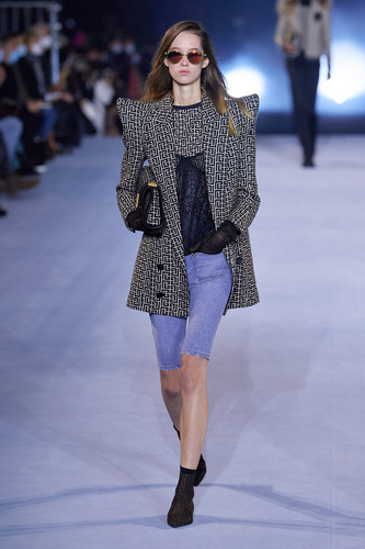 Balmain 2021 İlkbahar/Yaz defilesi