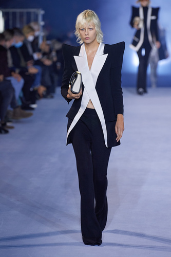 Balmain 2021 İlkbahar/Yaz defilesi