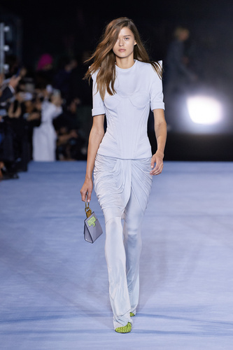 Balmain 2021 İlkbahar/Yaz defilesi