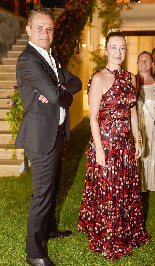 51. yıla renkli kutlama