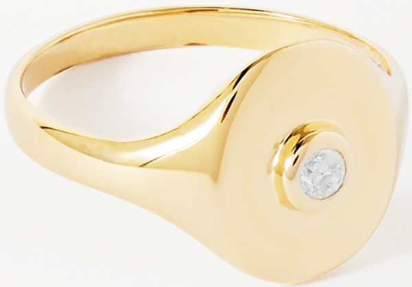 Mücevherde minimalist çizgi