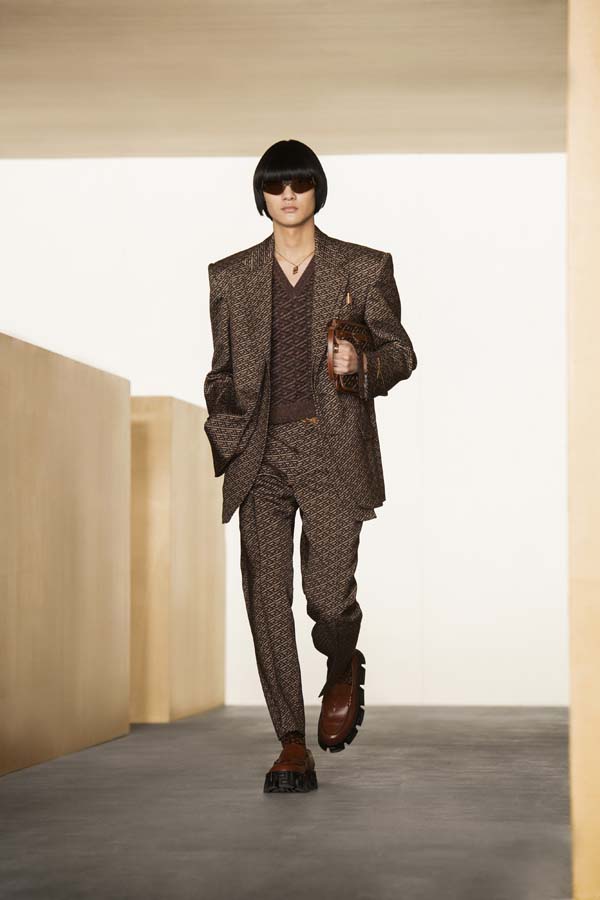 Versace Sonbahar/Kış 2021/2022 koleksiyonu