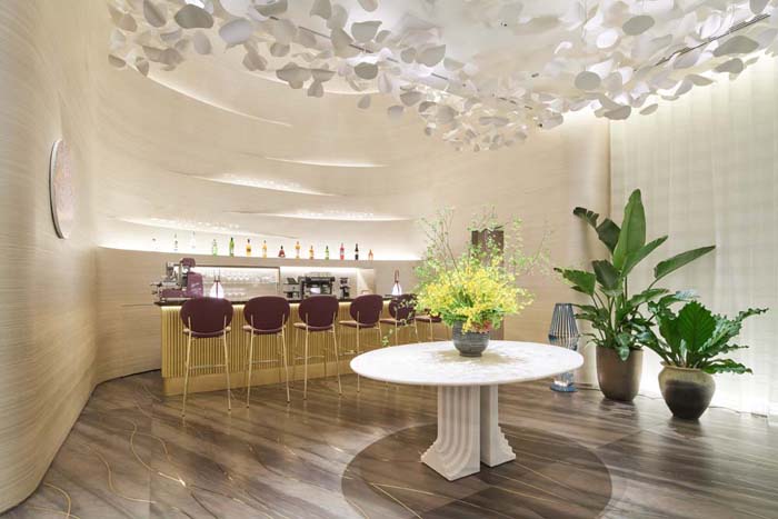 Louis Vuitton Ginza Namiki Mağazası Yenilendi