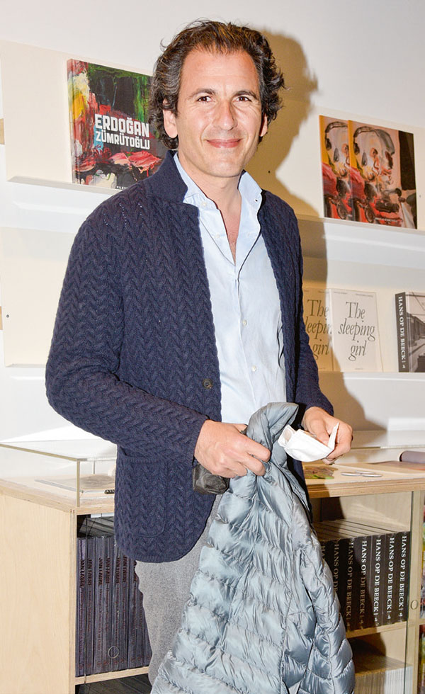 Refik Anadol'dan Uzay Sergisi