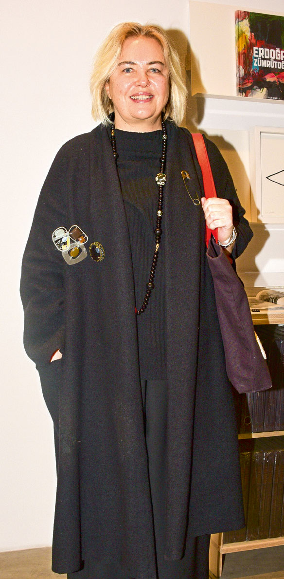 Refik Anadol'dan Uzay Sergisi