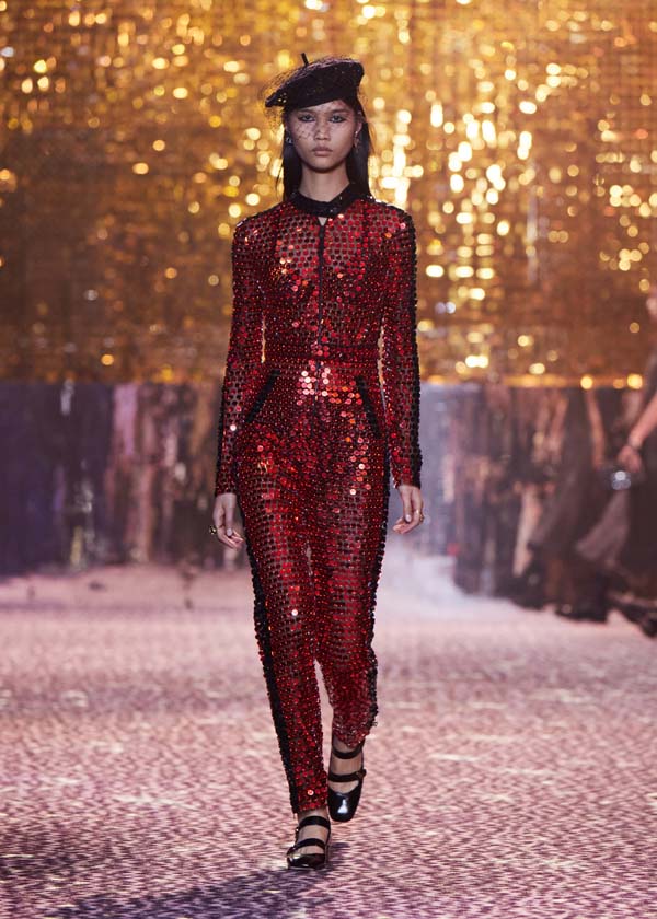Dior Pre-Fall 2021 koleksiyonunu Şanghay'da sundu