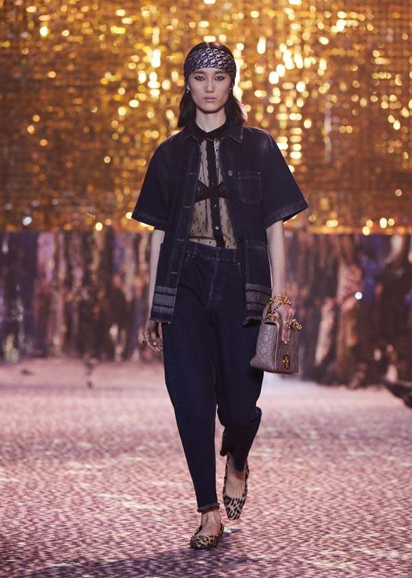 Dior Pre-Fall 2021 koleksiyonunu Şanghay'da sundu