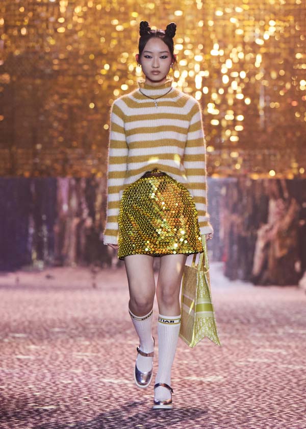 Dior Pre-Fall 2021 koleksiyonunu Şanghay'da sundu