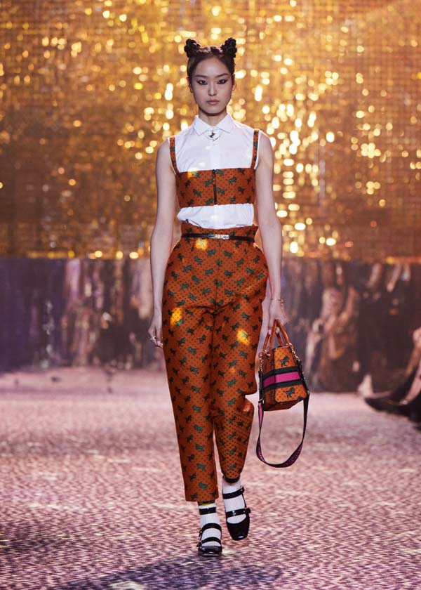 Dior Pre-Fall 2021 koleksiyonunu Şanghay'da sundu