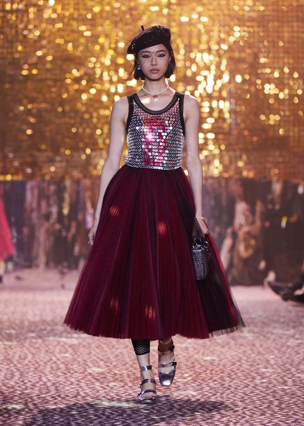Dior Pre-Fall 2021 koleksiyonunu Şanghay'da sundu