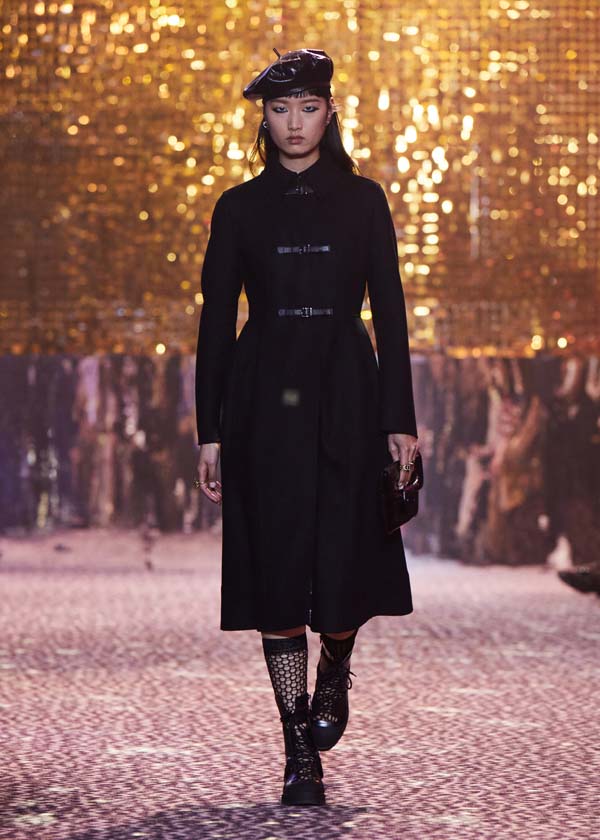 Dior Pre-Fall 2021 koleksiyonunu Şanghay'da sundu