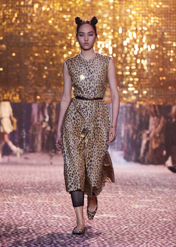 Dior Pre-Fall 2021 koleksiyonunu Şanghay'da sundu