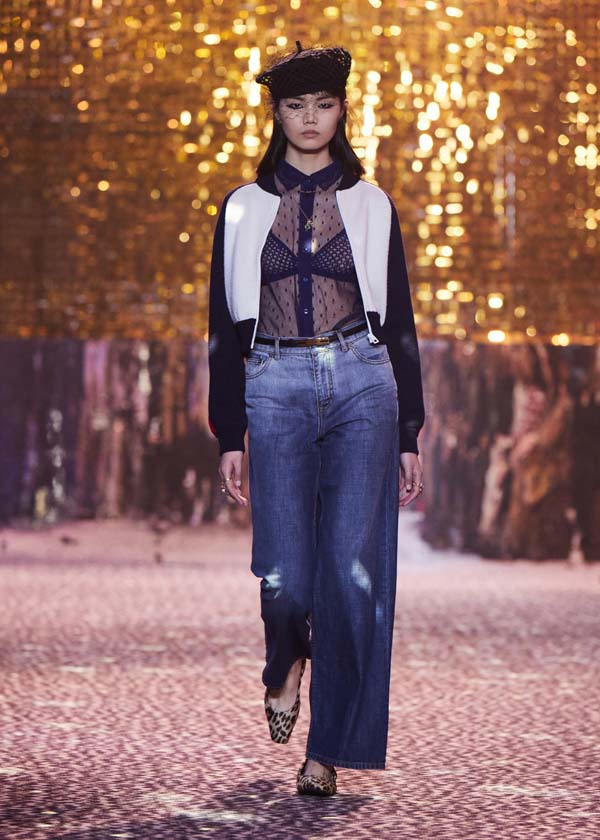 Dior Pre-Fall 2021 koleksiyonunu Şanghay'da sundu
