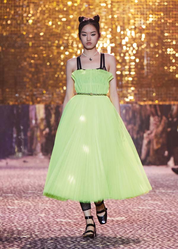 Dior Pre-Fall 2021 koleksiyonunu Şanghay'da sundu