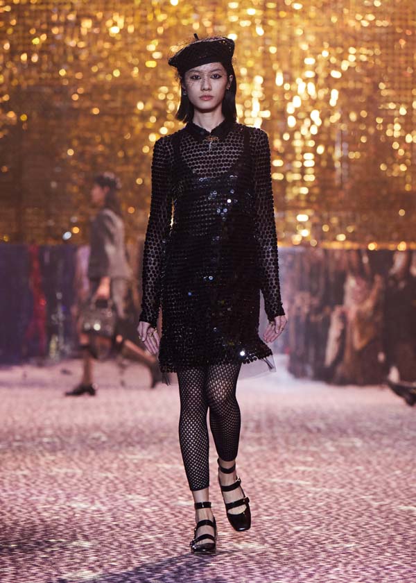 Dior Pre-Fall 2021 koleksiyonunu Şanghay'da sundu