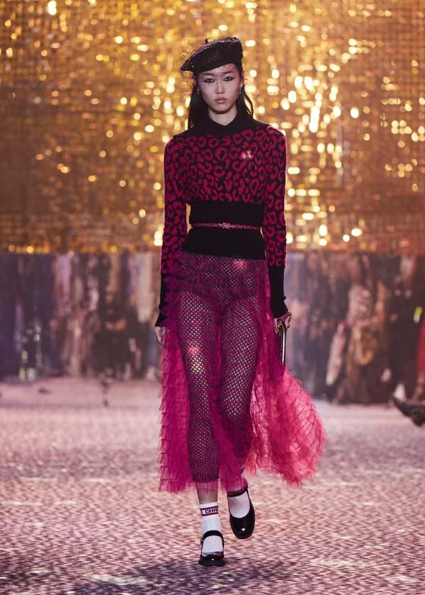 Dior Pre-Fall 2021 koleksiyonunu Şanghay'da sundu