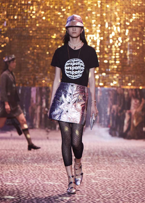 Dior Pre-Fall 2021 koleksiyonunu Şanghay'da sundu