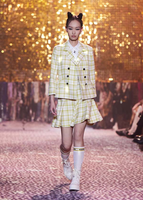 Dior Pre-Fall 2021 koleksiyonunu Şanghay'da sundu