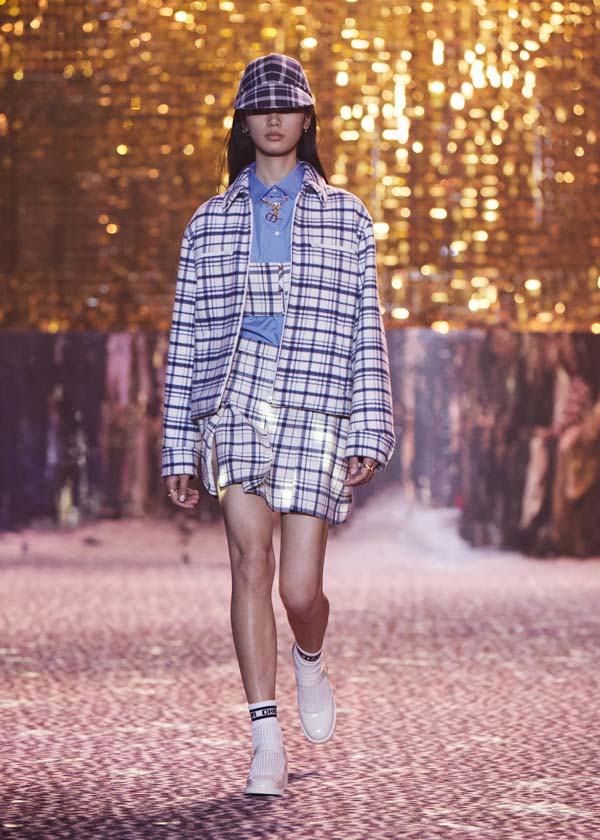 Dior Pre-Fall 2021 koleksiyonunu Şanghay'da sundu